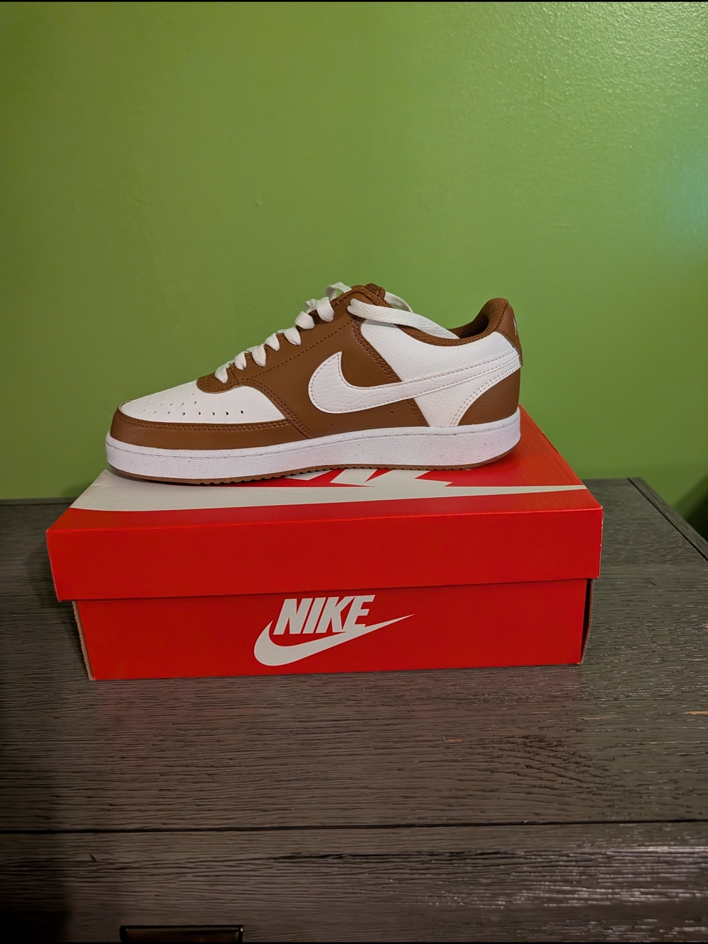 Nike WoMen's Low-Top Leather Sneaker - White & Brown